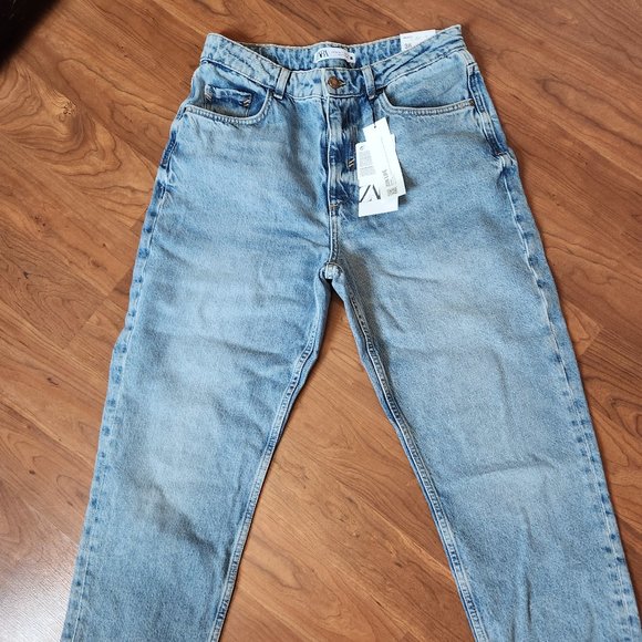 Jeans - Picture 1 of 2